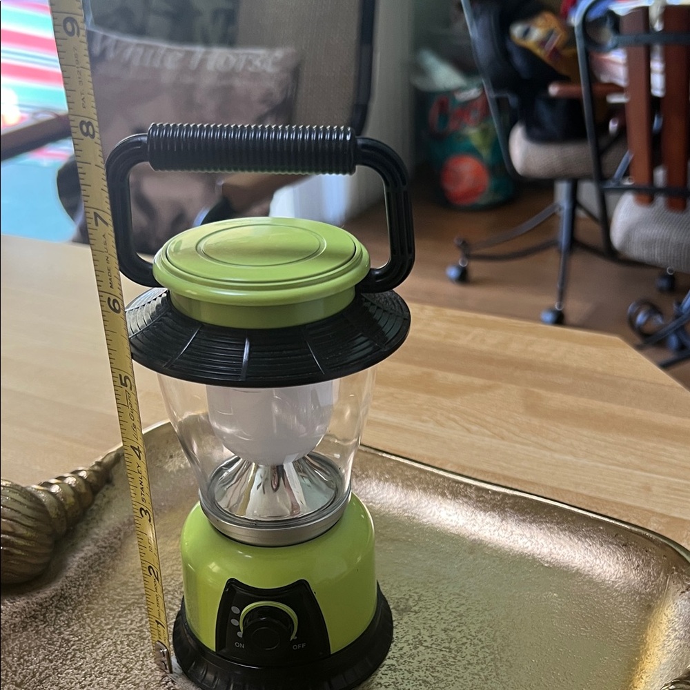 #1425** Green and Black Portable Lantern - Picture 4 of 6